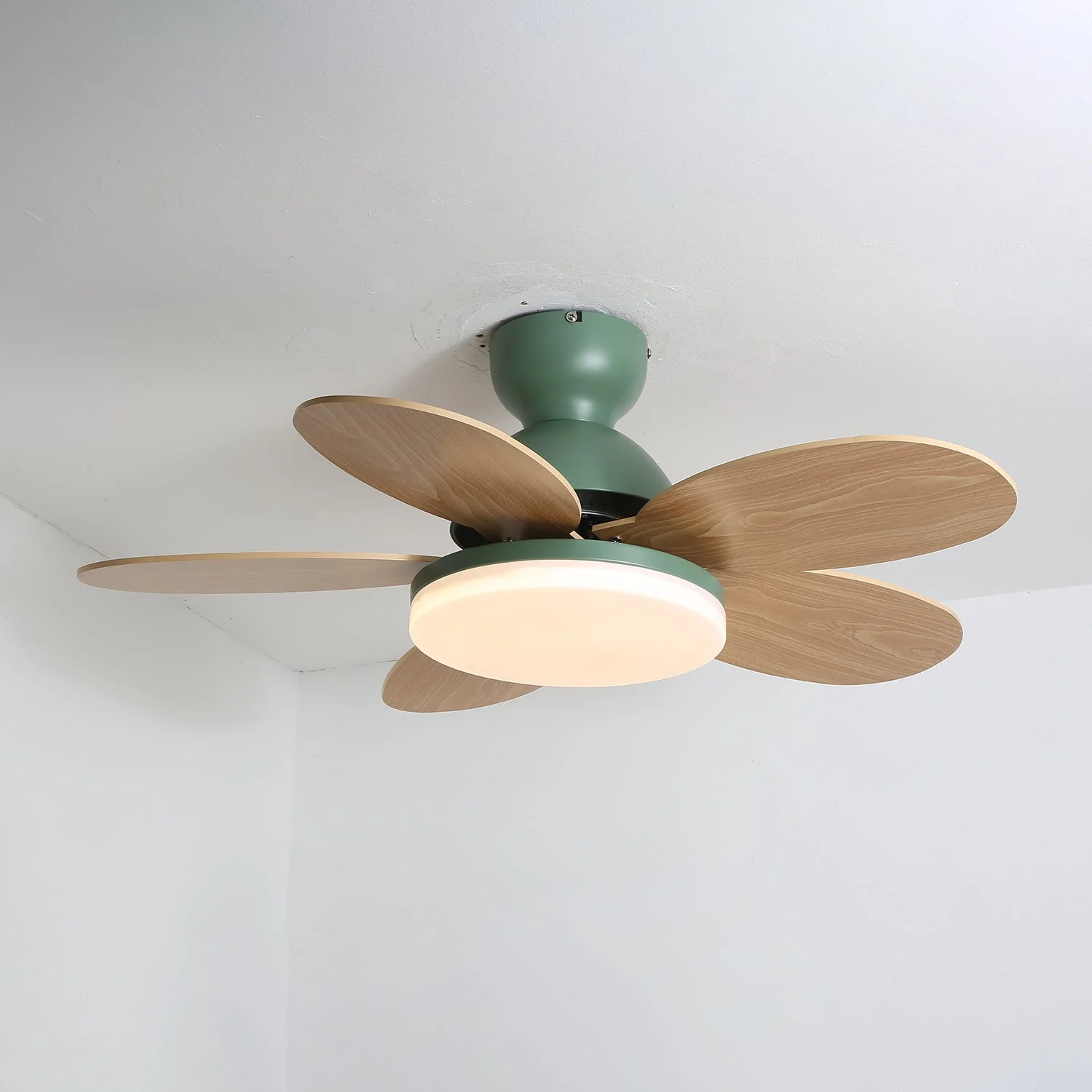 Aurelium – Moderne Plafondventilator Met LED Verlichting En Multicolor Bladen - Image 5