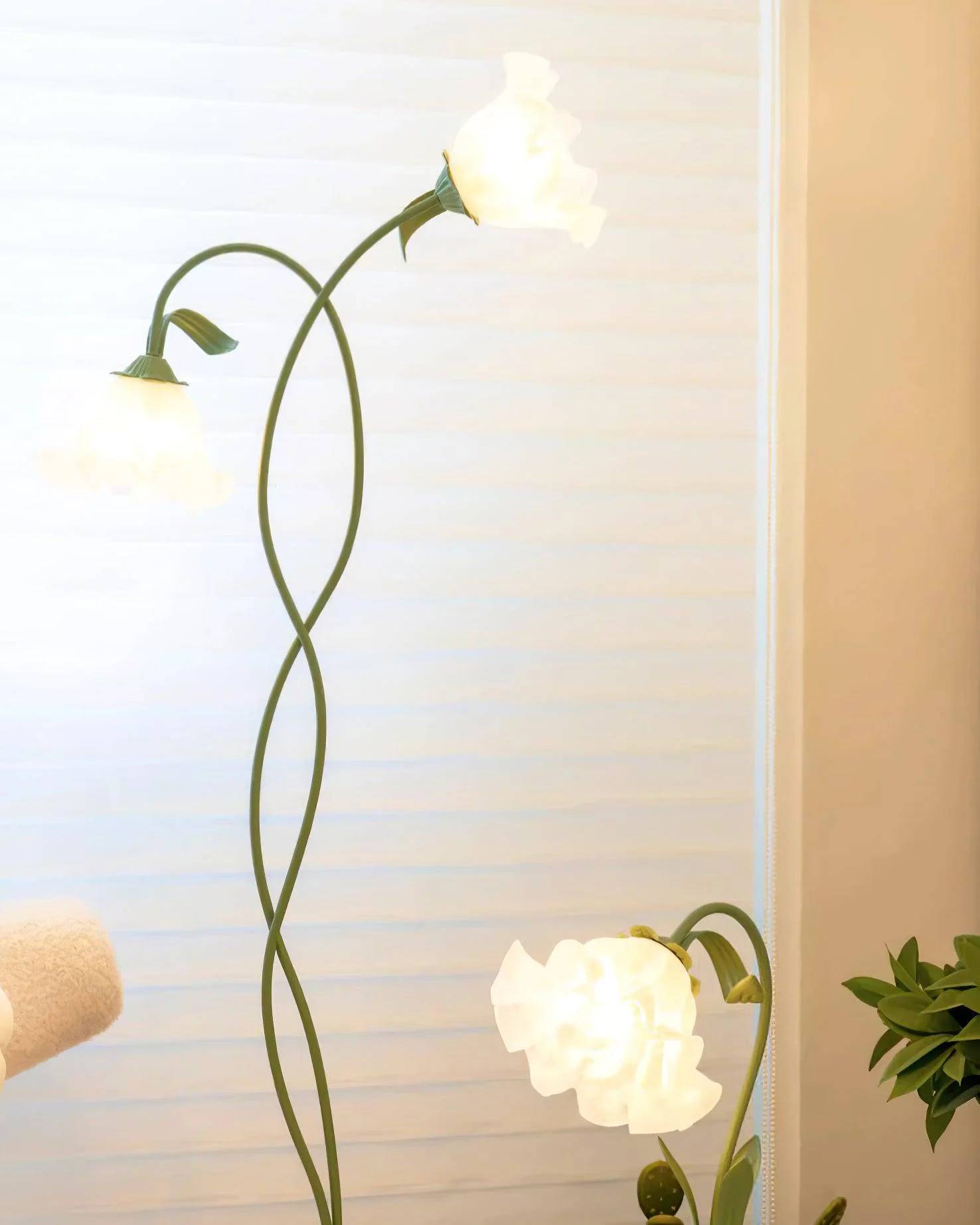 Fiorielle – Elegante Bloem Vloerlamp - Image 19